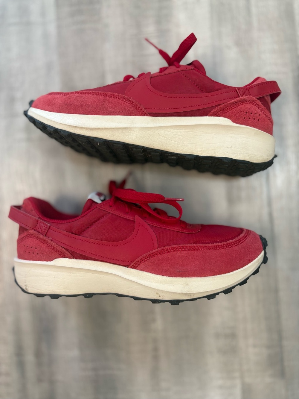 Nike Waffle One Red Running Shoes Sneakers Women’s Size 9 DH9523-600
